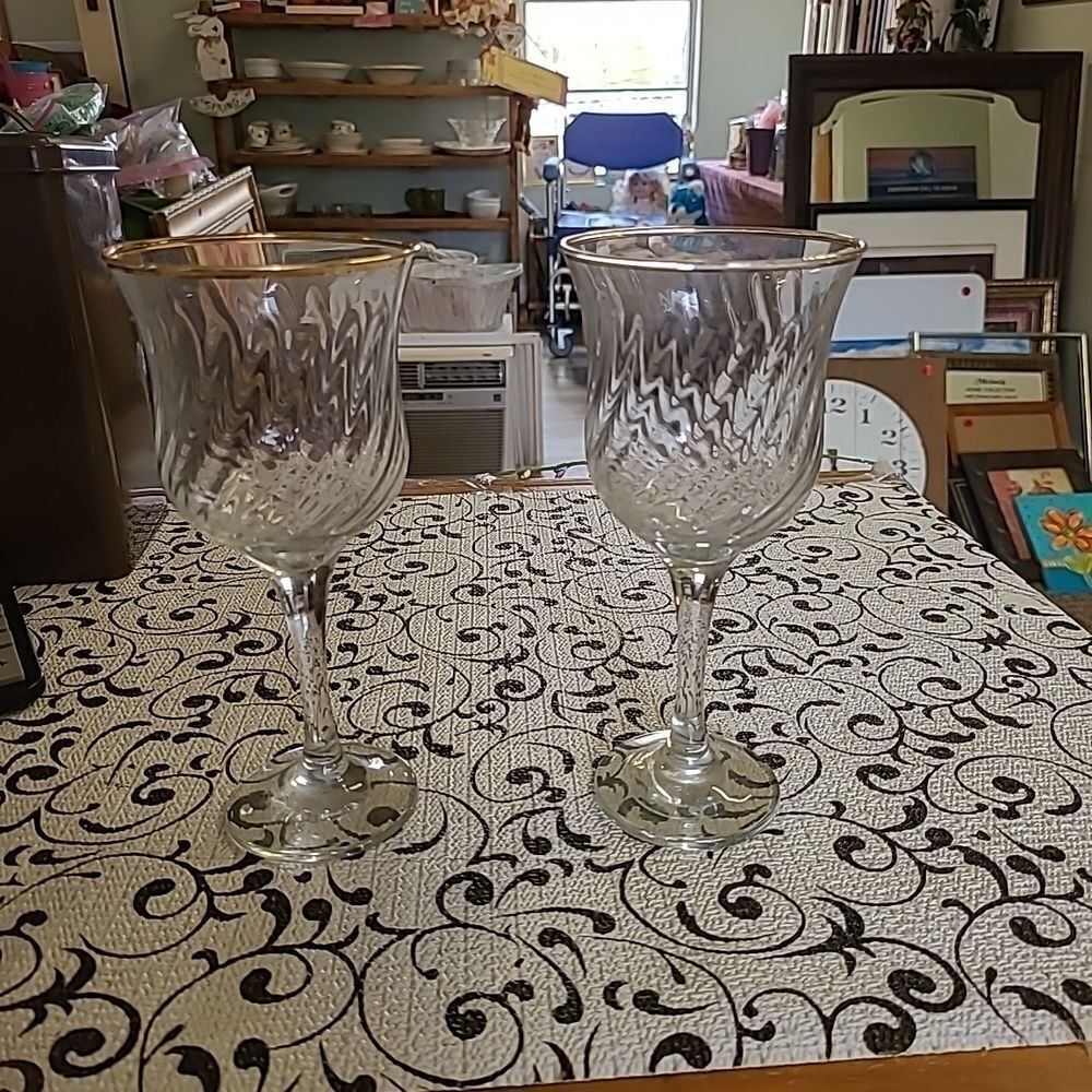 Optic Swirl Glasses